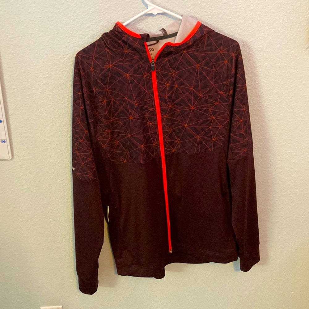 A thin, medium, DSG windbreaker jacket with zipper.